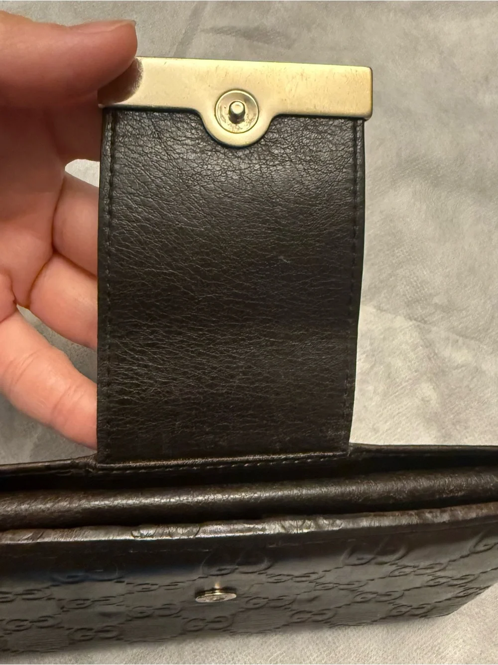 Gucci Black Leather Wallet with Gold Logo Bar